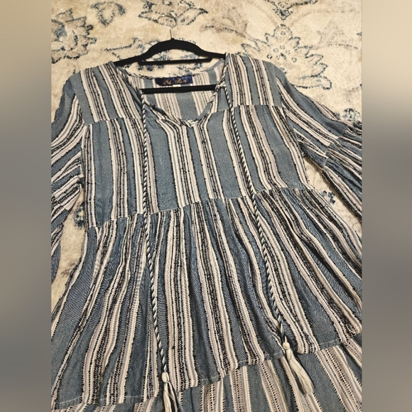 BLUE RAIN boho flowy bell sleeve top - Picture 2 of 6